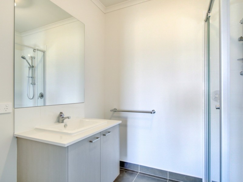 11 Ewing Court, Lakes Entrance VIC 3909