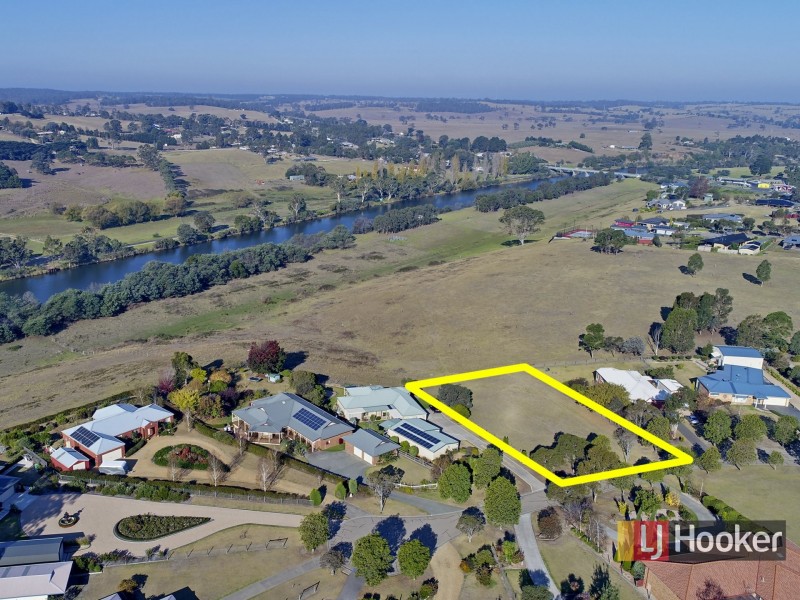 24 Tamhaven Drive, Swan Reach VIC 3903