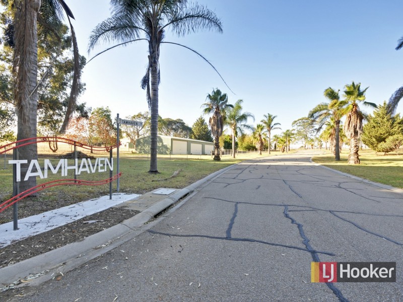 24 Tamhaven Drive, Swan Reach VIC 3903