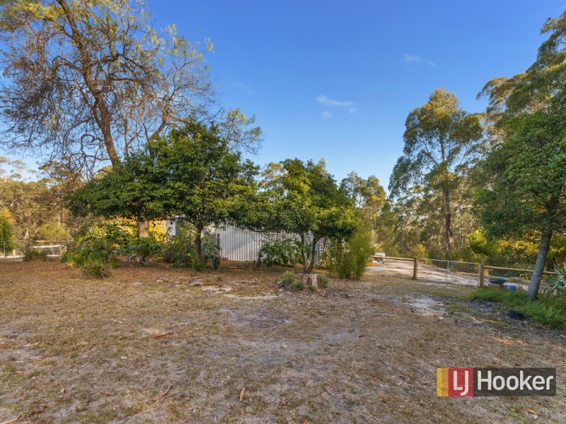 124 Harrisons Track, Kalimna West VIC 3909