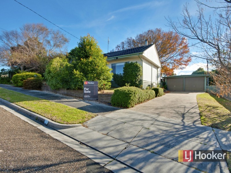 10 Macrae Court, Lakes Entrance VIC 3909