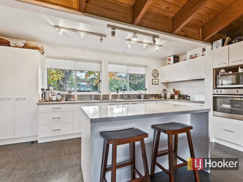 10 Macrae Court, Lakes Entrance VIC 3909