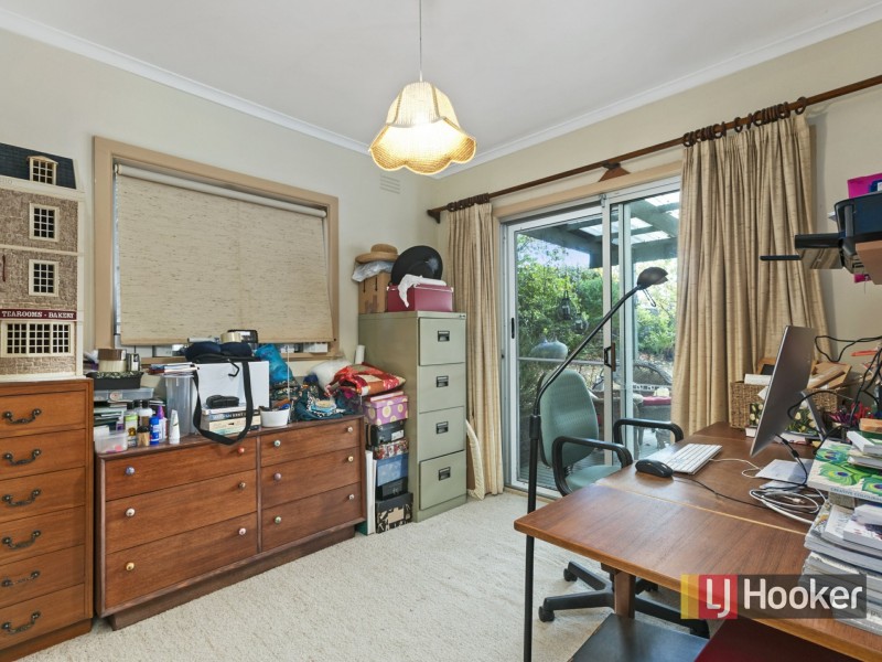 10 Macrae Court, Lakes Entrance VIC 3909