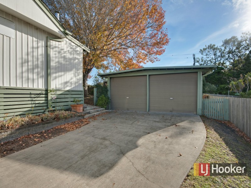 10 Macrae Court, Lakes Entrance VIC 3909