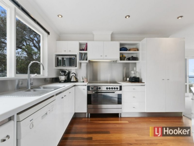 23 McRae Street, Lakes Entrance VIC 3909