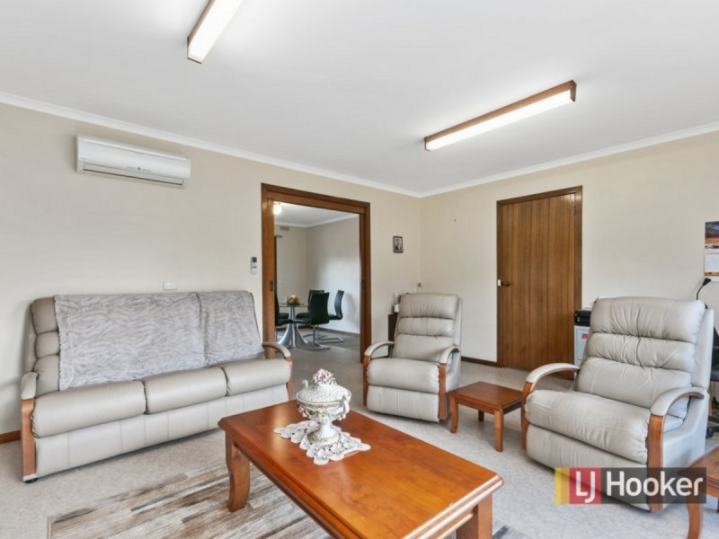 2 New Street, Lakes Entrance VIC 3909