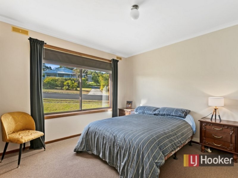 2 New Street, Lakes Entrance VIC 3909
