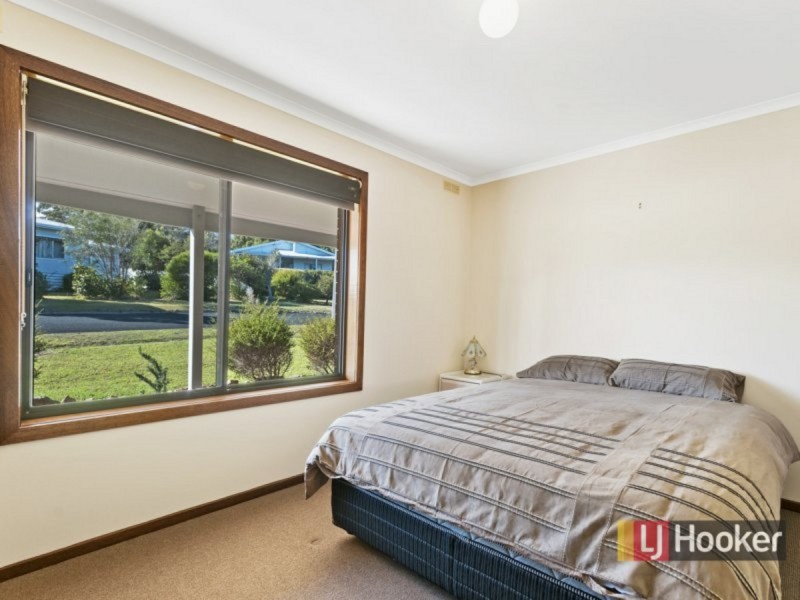 2 New Street, Lakes Entrance VIC 3909