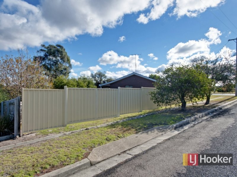 2 New Street, Lakes Entrance VIC 3909