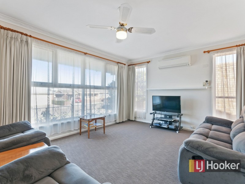 6 Macrae Court, Lakes Entrance VIC 3909