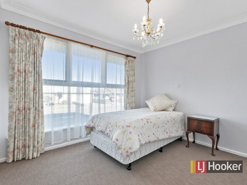 6 Macrae Court, Lakes Entrance VIC 3909