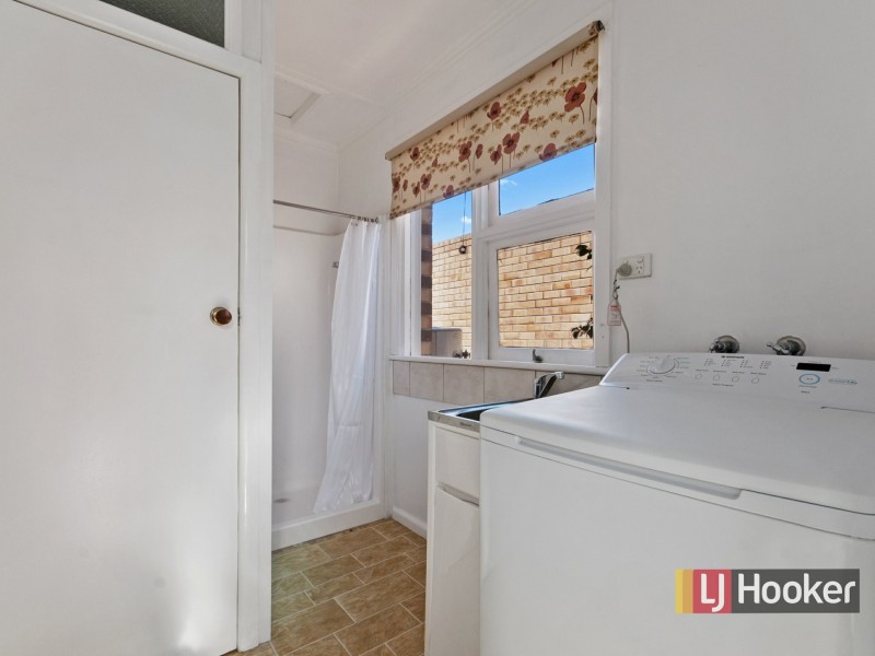 6 Macrae Court, Lakes Entrance VIC 3909