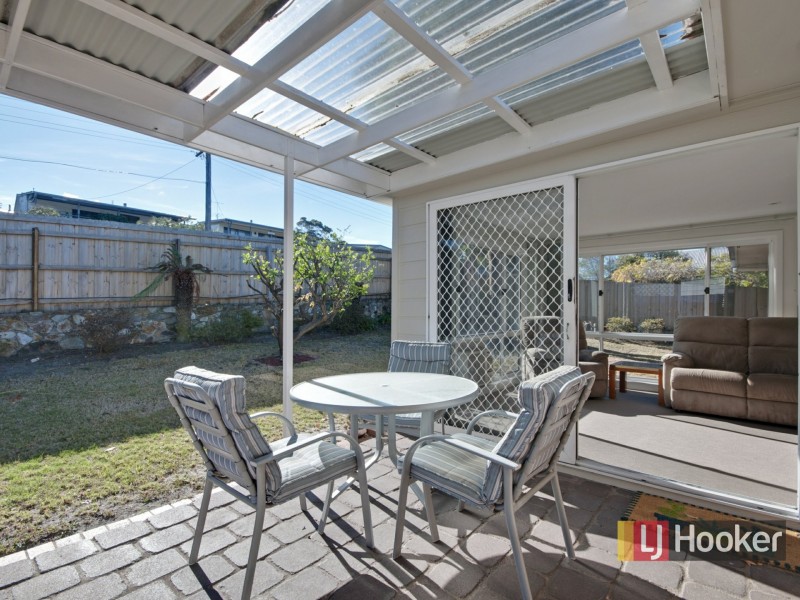 6 Macrae Court, Lakes Entrance VIC 3909