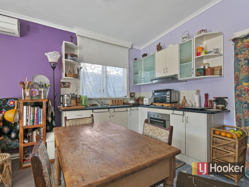 16 Robin Street, Lakes Entrance VIC 3909