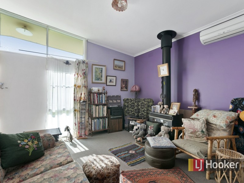 16 Robin Street, Lakes Entrance VIC 3909