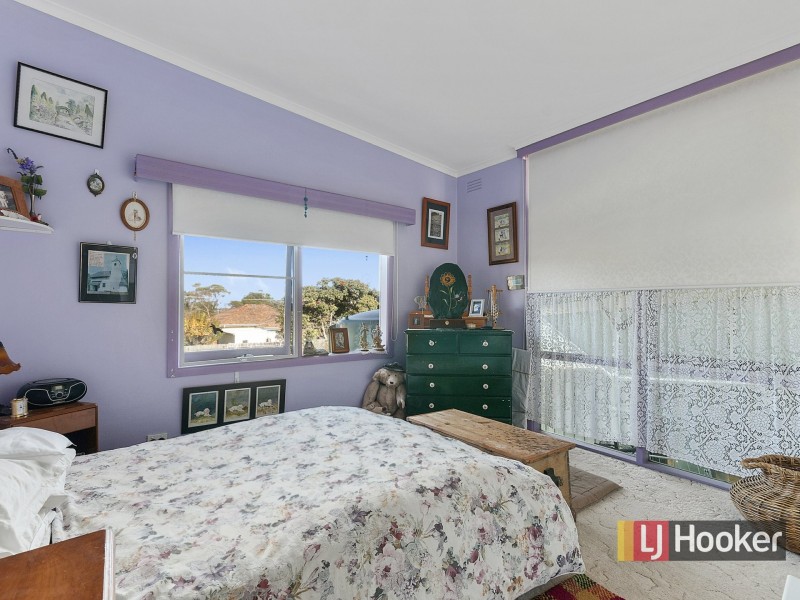 16 Robin Street, Lakes Entrance VIC 3909