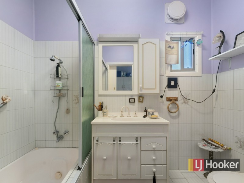 16 Robin Street, Lakes Entrance VIC 3909