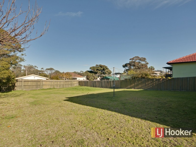 16 Robin Street, Lakes Entrance VIC 3909
