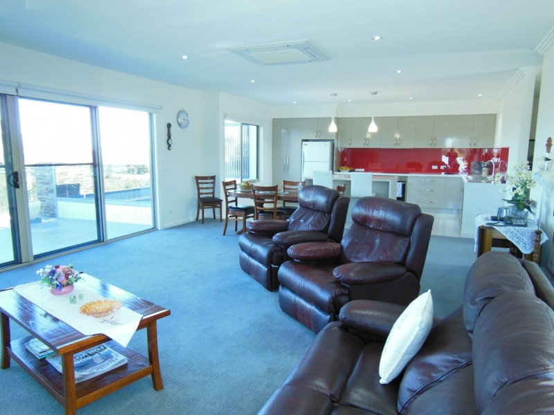 11 Penang Boardwalk, Lakes Entrance VIC 3909