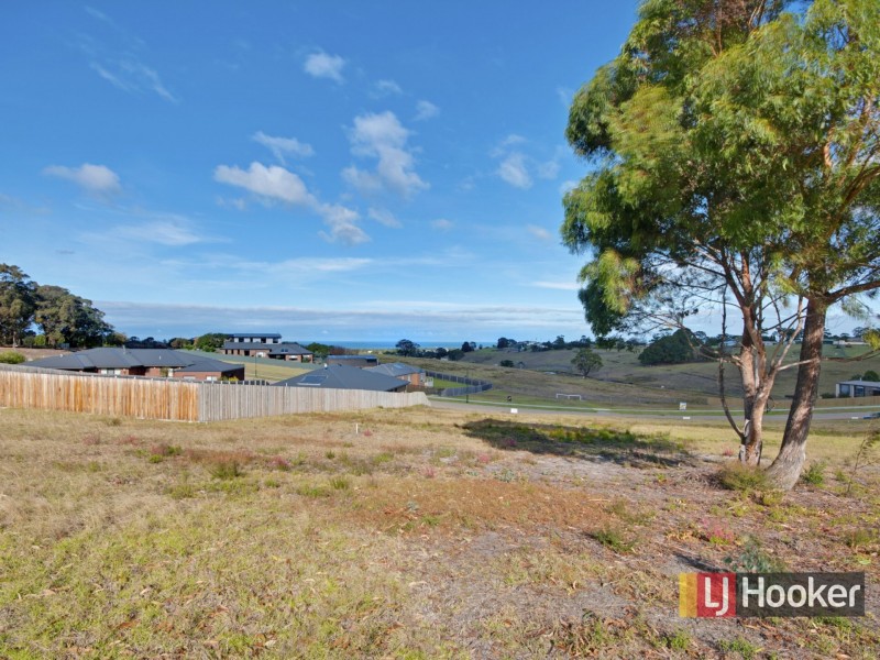 20 Riviera Court, Lakes Entrance VIC 3909