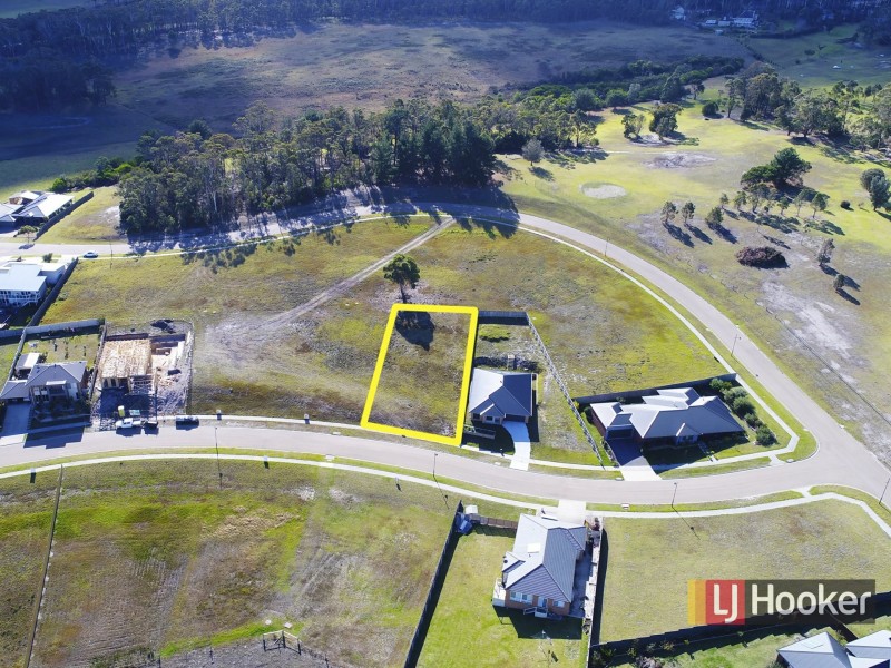 20 Riviera Court, Lakes Entrance VIC 3909