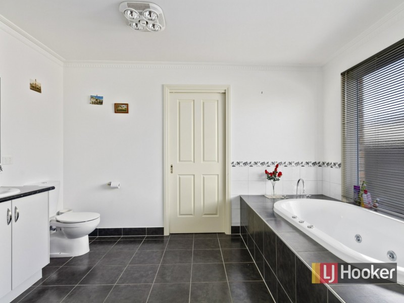 84 Stirling, Lakes Entrance VIC 3909