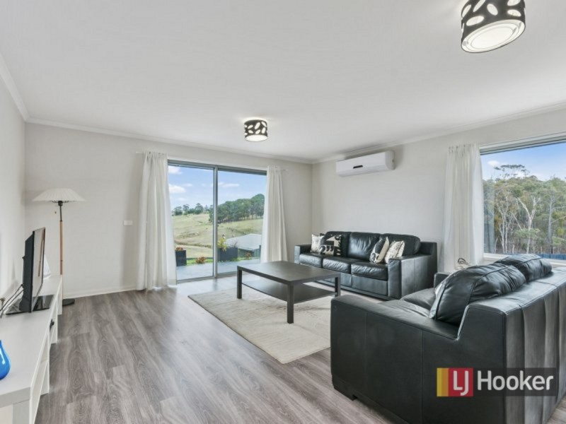 9 Riviera Court, Lakes Entrance VIC 3909