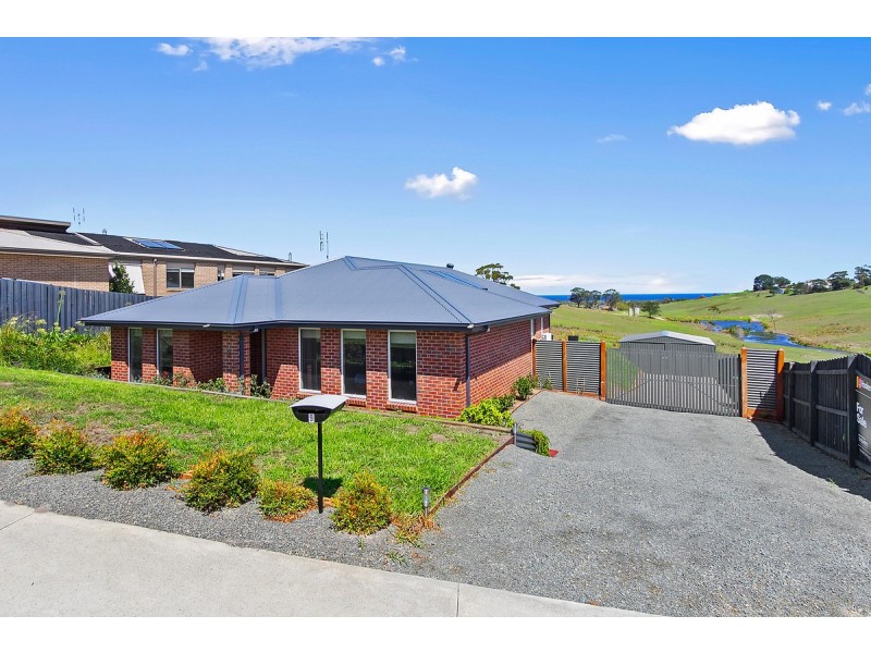 9 Riviera Court, Lakes Entrance VIC 3909