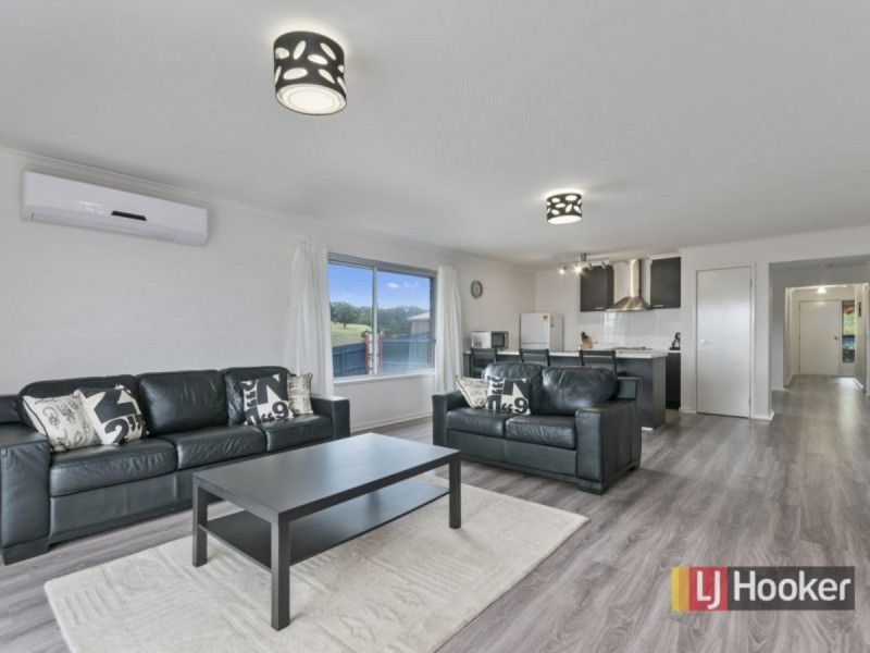 9 Riviera Court, Lakes Entrance VIC 3909