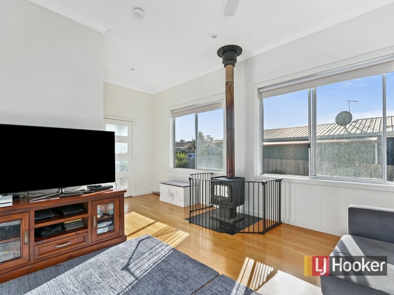 17 Wyrallah Street, Lakes Entrance VIC 3909