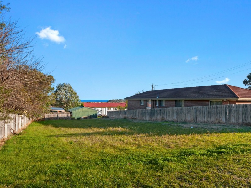 53 Capes Road, Lakes Entrance VIC 3909