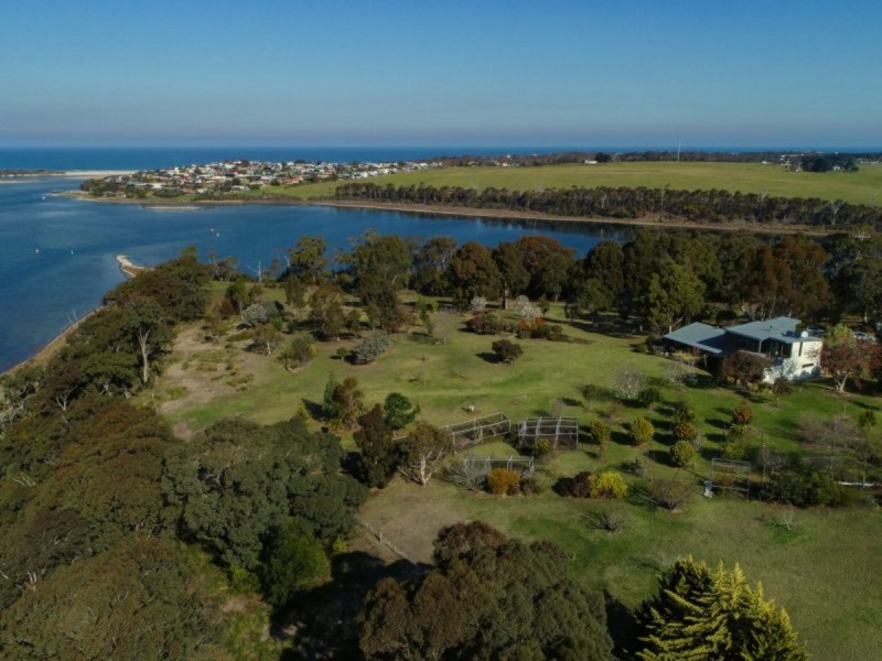 30 Hendries Lane, Lakes Entrance VIC 3909