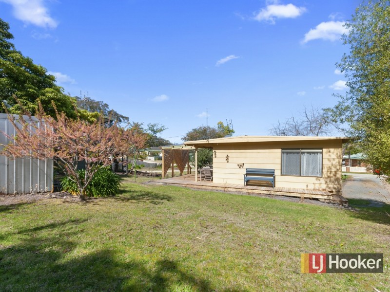 55 Robin Street, Lakes Entrance VIC 3909