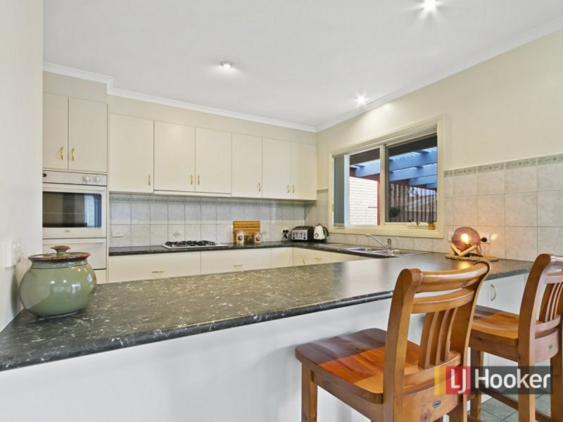 6 McMahons Road, Kalimna VIC 3909