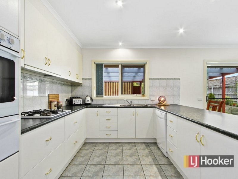 6 McMahons Road, Kalimna VIC 3909