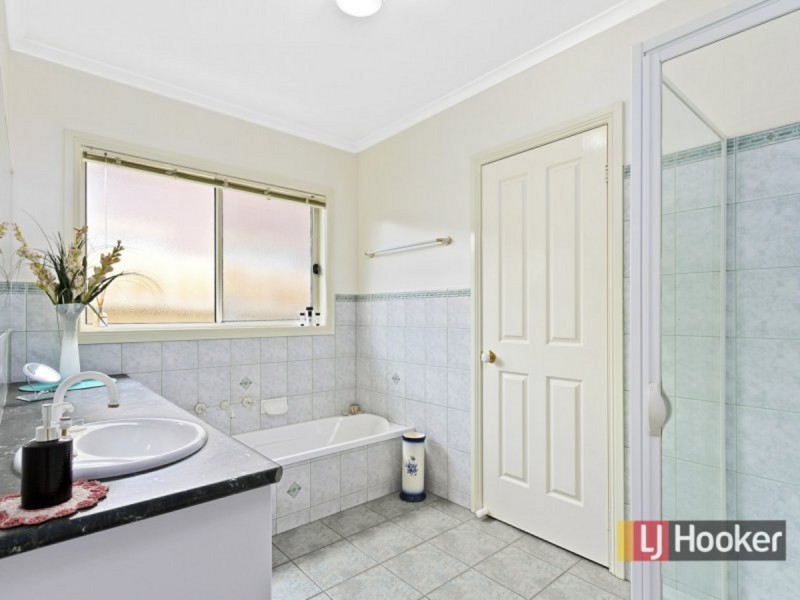 6 McMahons Road, Kalimna VIC 3909