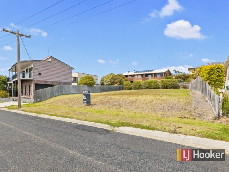 3 Davernport Drive, Lake Tyers Beach VIC 3909