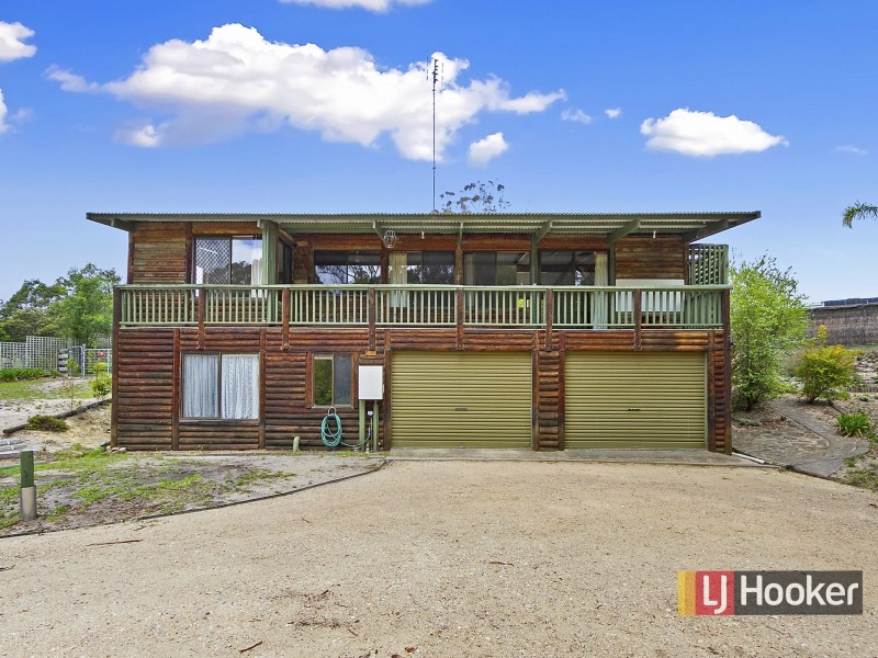 26 Secomb Close, Lakes Entrance VIC 3909