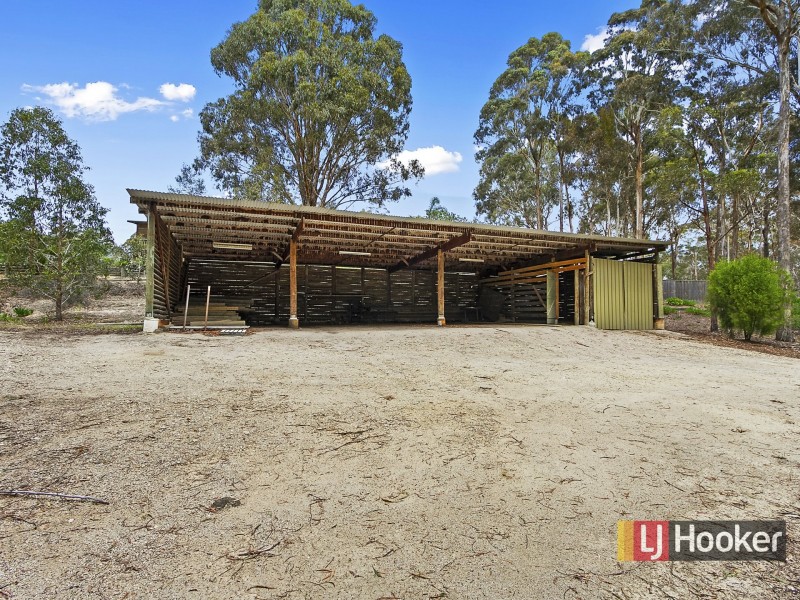 26 Secomb Close, Lakes Entrance VIC 3909
