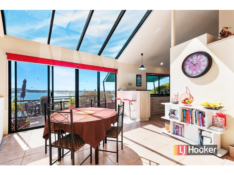 4A Wattlebird Close, Kalimna VIC 3909