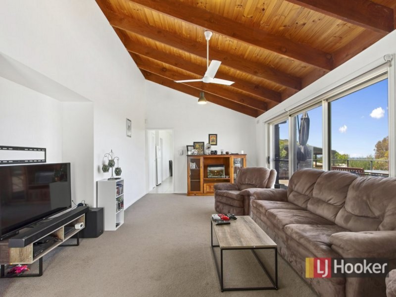 19 Capes Road, Lakes Entrance VIC 3909