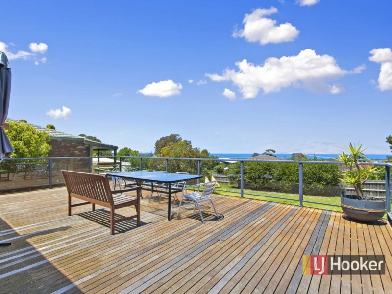 19 Capes Road, Lakes Entrance VIC 3909