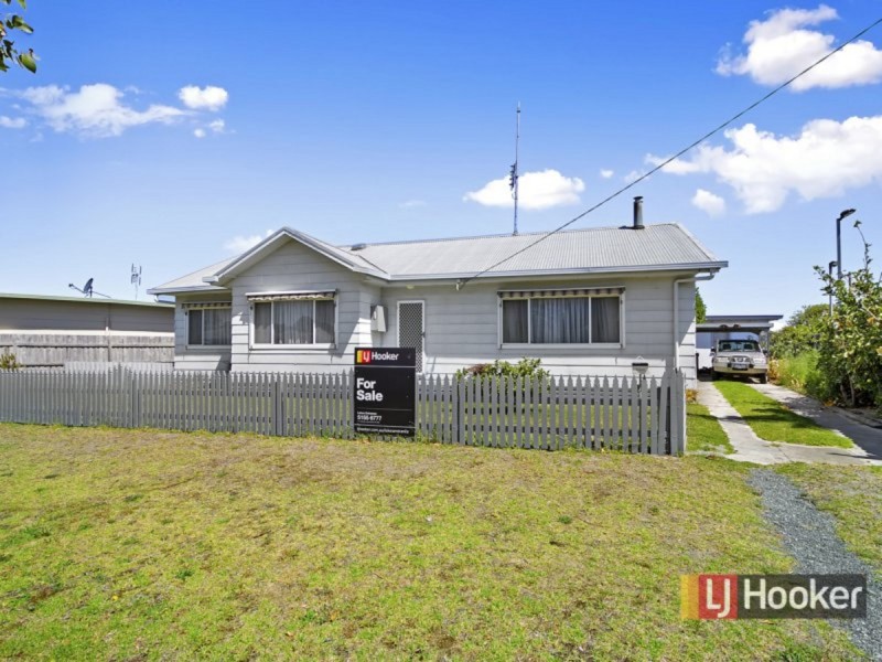 58 Roadknight Street, Lakes Entrance VIC 3909