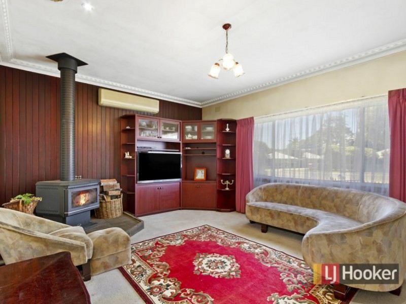 58 Roadknight Street, Lakes Entrance VIC 3909