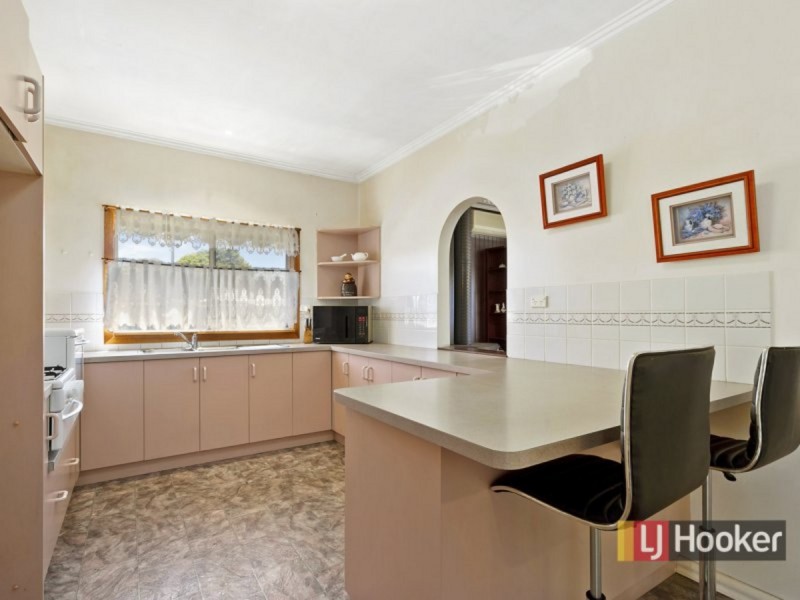58 Roadknight Street, Lakes Entrance VIC 3909