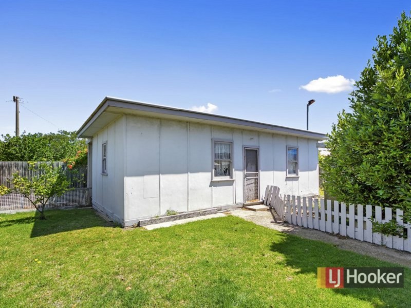 58 Roadknight Street, Lakes Entrance VIC 3909