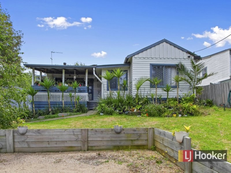 15 Daniel Street, Lakes Entrance VIC 3909
