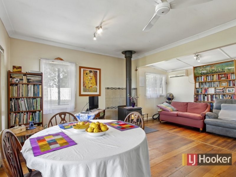 15 Daniel Street, Lakes Entrance VIC 3909