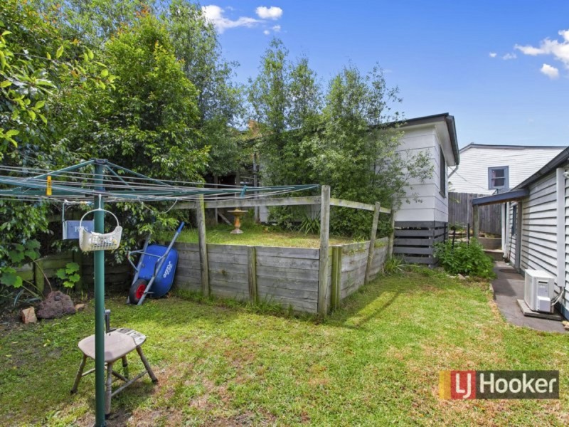 15 Daniel Street, Lakes Entrance VIC 3909