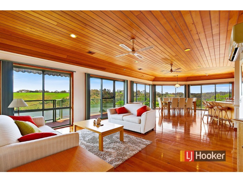 109 Capes Road, Lakes Entrance VIC 3909